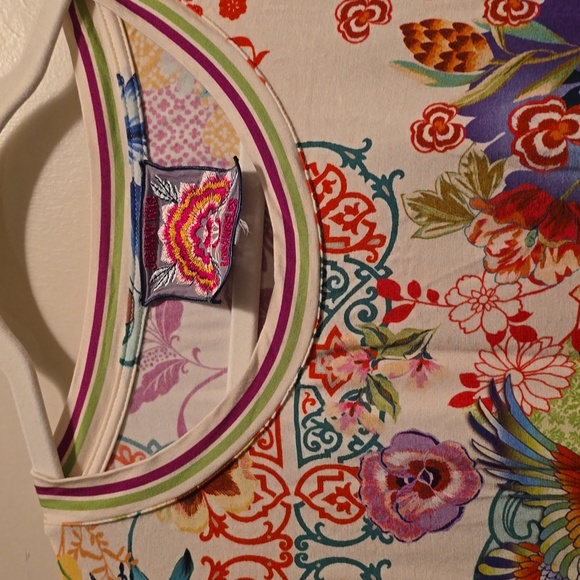 Colorful Floral Short Sleeve Top - Picture 3 of 8